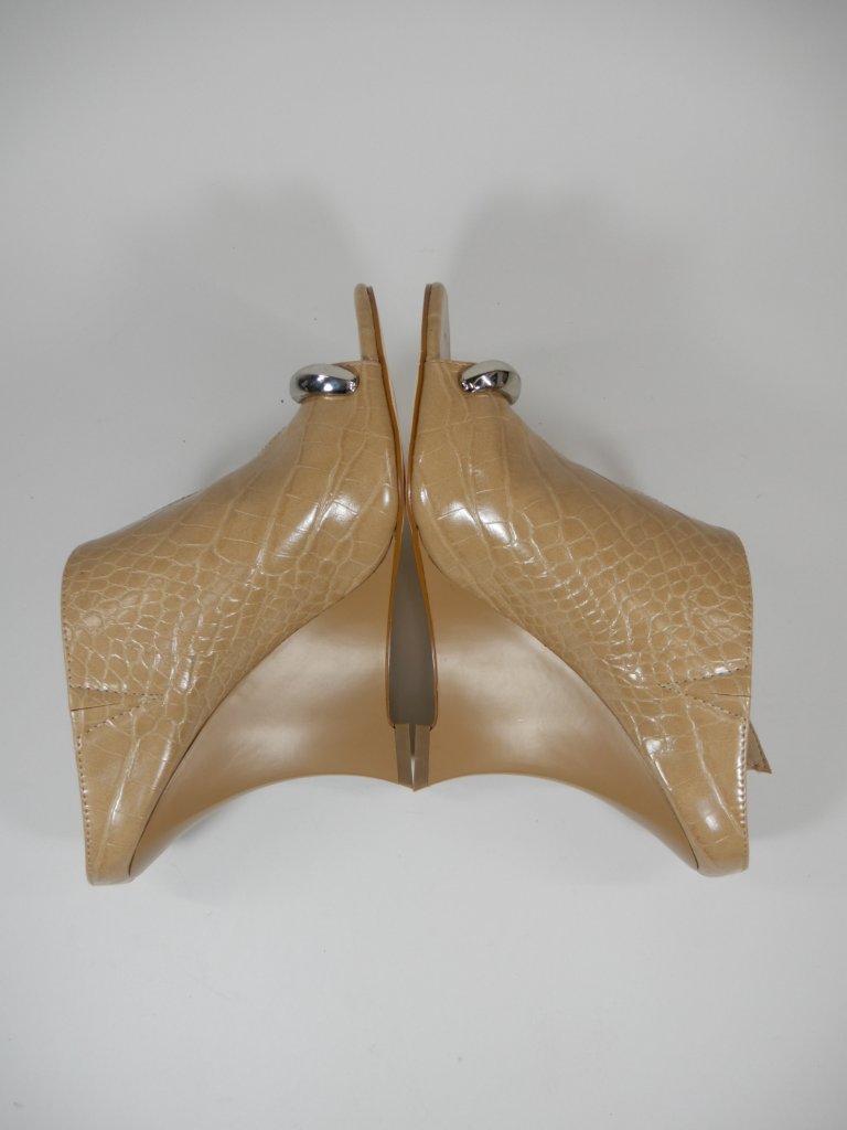 Akira Gold Gino Wedge Heel Sandals Size 8 Nude Croc Faux Leather New — image 8 of 8